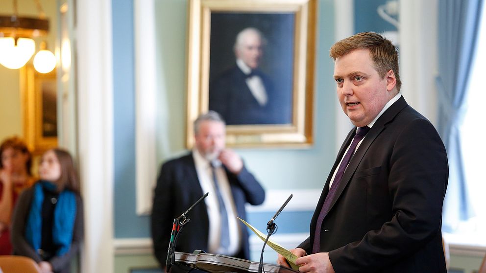 Islands statsminister Sigmundir David Gunnlaugsson talar i parlamentet.