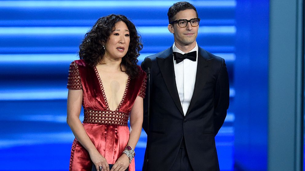 Sandra Oh och Andy Samberg kommer att leda Golden Globe-galan.