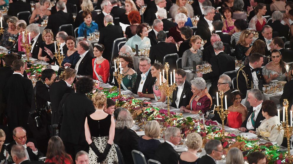 Honnörsbordet inför Nobelbanketten i Stadshuset i Stockholm.