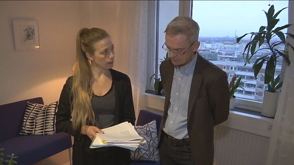 SVT:s reporter Anna-Klara Bankel träffar psykiatrichef Svante Nyberg.