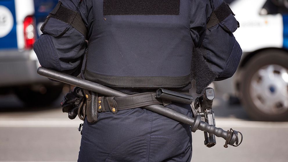 En polis på vakt i Barcelona. Arkivbild.