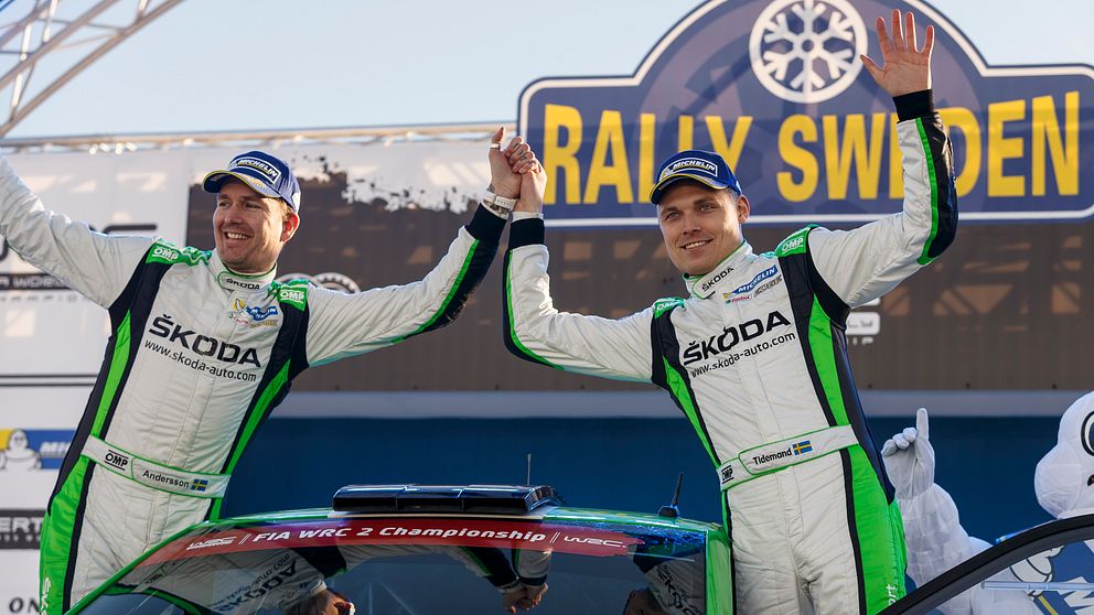 Rallyföraren Pontus Tidemand (höger) och kartläsaren Jonas Andersson (vänster) går skilda vägar.