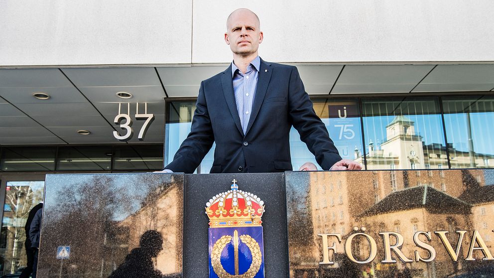 Björn Palmertz utanför Försvarshögskolan.