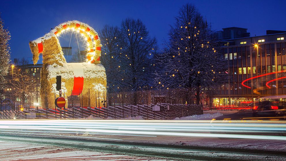 Gävlebocken i vinterskrud.