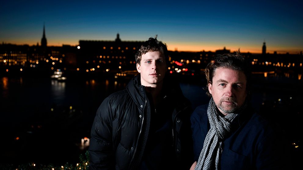 Mikael Håfström (th) regisserar nya thrillerdramat ”Dirigenten”, med Adam Pålsson i huvudrollen.
