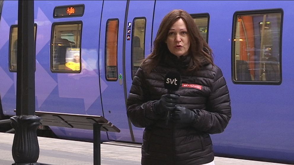 SVT:s reporter Jenny Lindeborg reder ut vad de ökade tågförseningarna i december beror på.
