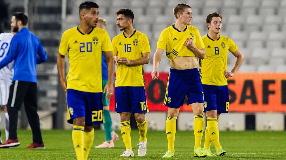 Hosam Aiesh, Daleho Irandust, Viktor Gyökeres och Alexander Fransson under landskampen mot Finland i tisdags.