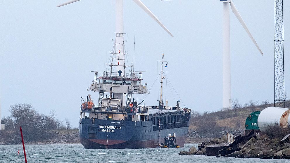 Ett fartyg grundstötte utanför Landskrona, men har nu bärgats.