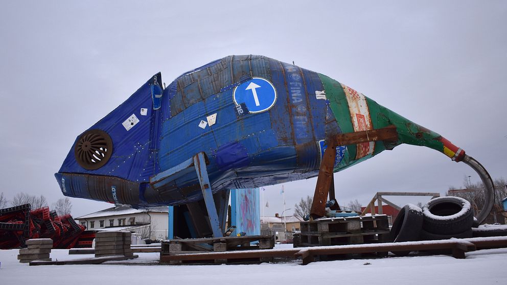 National geotraffic, skulptur av Niklas Fännick.