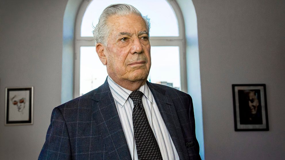 Mario Vargas Llosa lämnar sitt uppdrag som hedersmedlem i internationella Pen