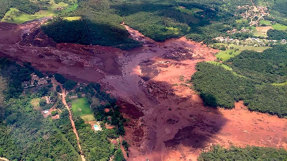 Lerfloden vällde fram nära staden Brumadinho