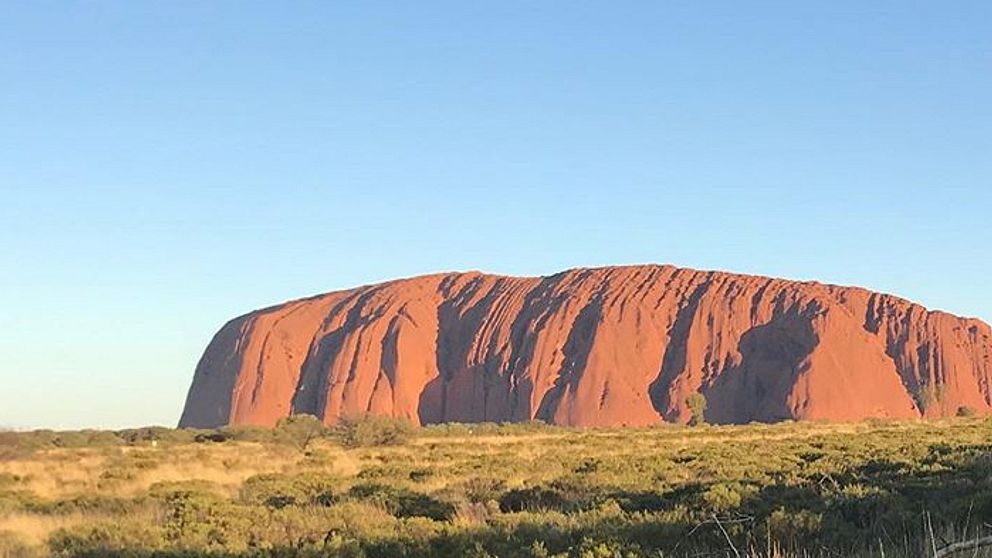 Det var 38 grader varmt när Helen Tronstad besökte Uluru som också kallas Ayers Rock i Australien.