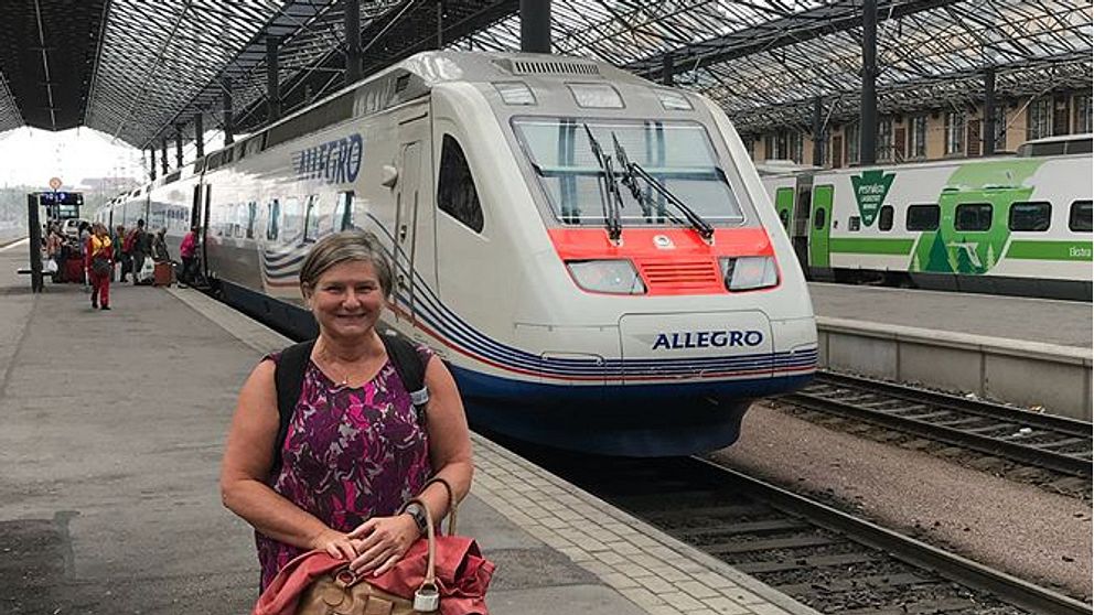 Helen Tronstads mål har varit att åka tåg eller buss och undvika att flyga under sin fem månader långa resa genom Ryssland mot Asien. Hon börjar med tåg från Helsingfors till Moskva.