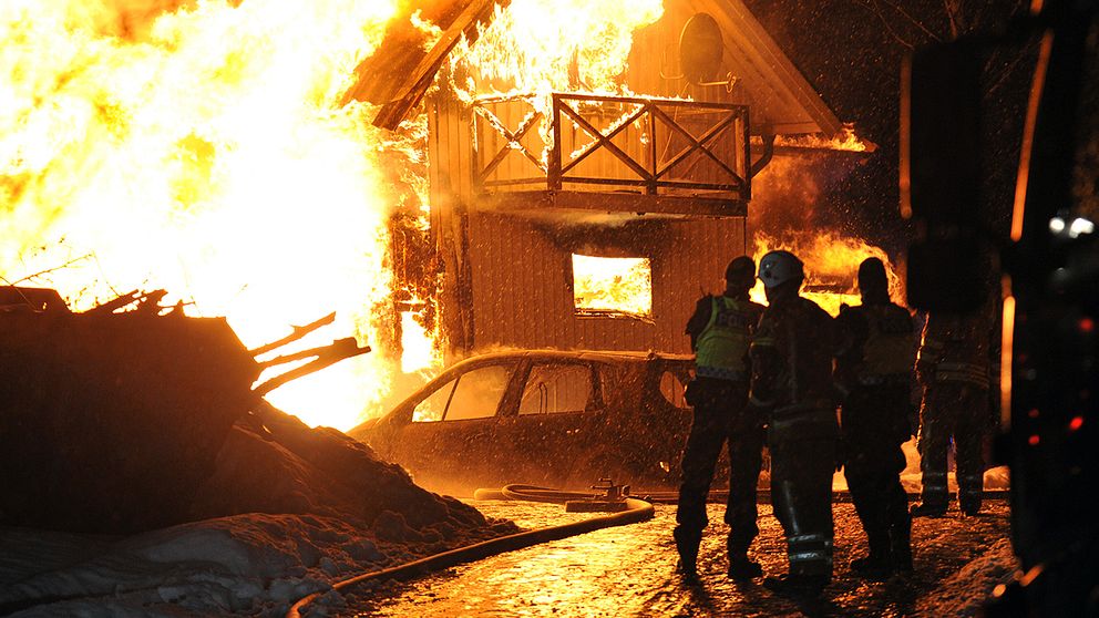 En villa i Högboda utanför Kil brann totalförstördes under lördagskvällen i en brand.