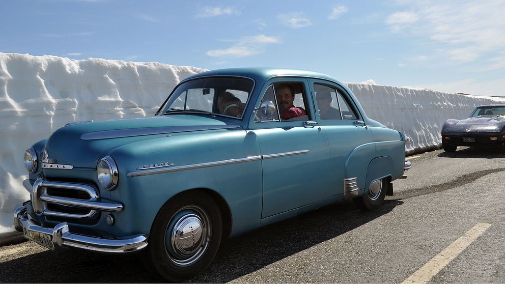 Klimpfjällsbon Kent Johansson anslöt i kotregen till fjällträffen med sin vackra Vauxhall Velox 1952.