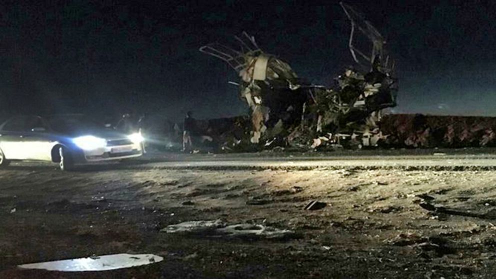 Buss exploderat efter dödligt bombdåd i Iran.