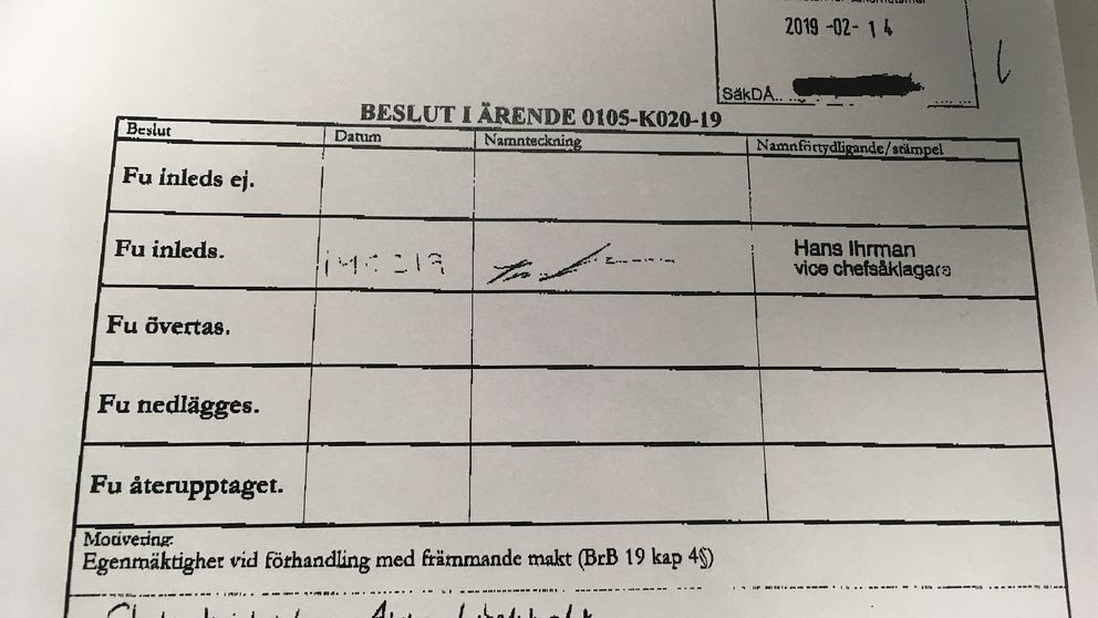 Åklagarmyndigheten beslutar att utreda frågan vidare med brottsrubriceringen ”egenmäktigt förfarande vid förhandling med främmande makt”. I motiveringen står att Anna Lindstedt, som var Sveriges ambassadör i Kina, är skäligen misstänkt för brottet.