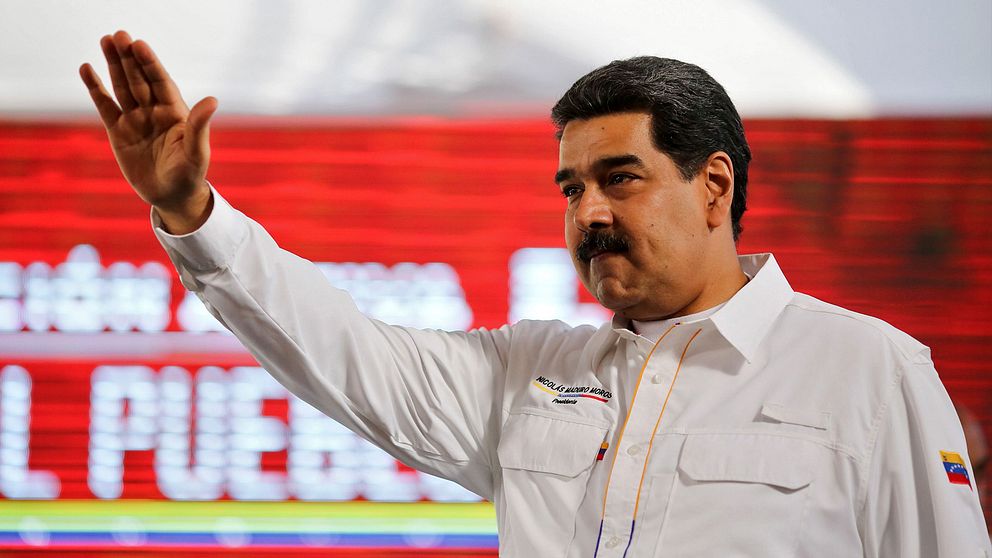 Venezuelas president Nicolas Maduro beordrar att gränsen mellan Venezuela och Brasilien stängs.