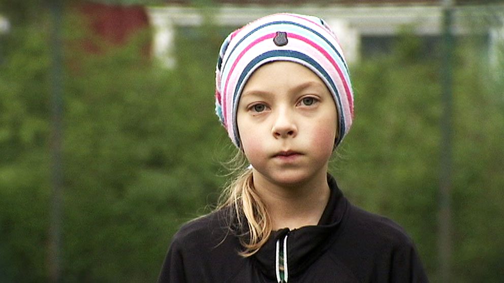 Elsa, 8 år, lever med kronisk smärta.