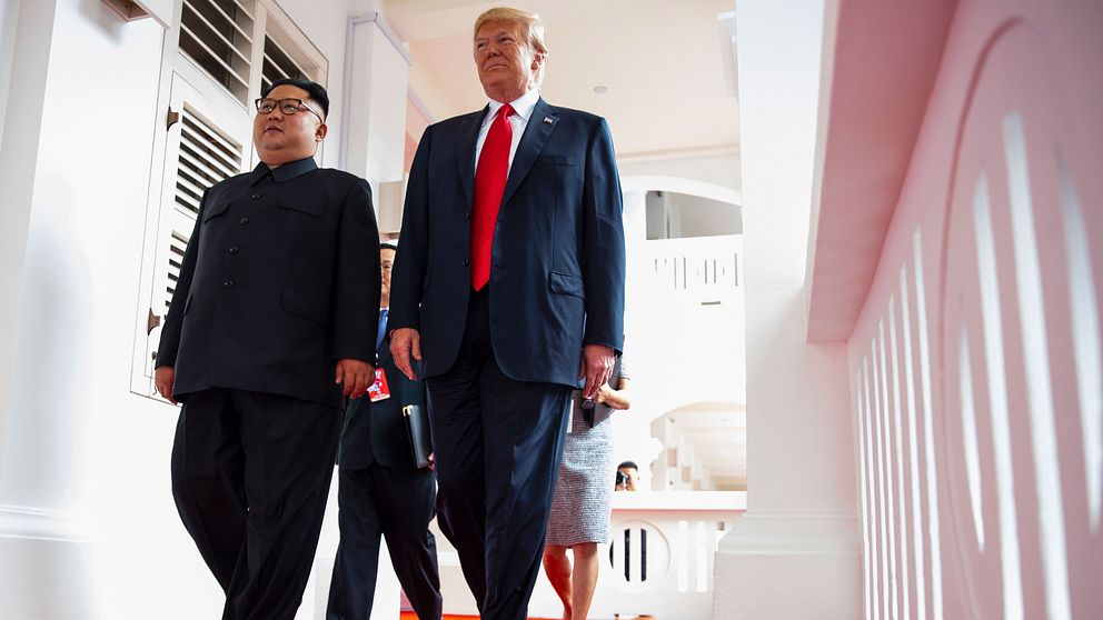 Nordkoreas ledare Kim Jong-Un och USA:s  president Donald Trump i Singapore 12 juni 2018.