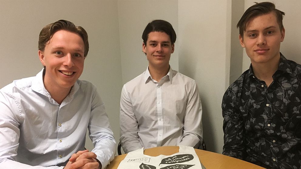 Gustav Haglund, Oliver Davidsson och Jesper Ringfjord driver UF-företaget Schyssta kassen tillsammans.