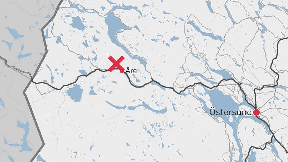 Kartbild över delar av Jämtlands län, Åre och Östersund markerade. Rött kryss ungefär där lavinen utlöstes på Tegefjäll