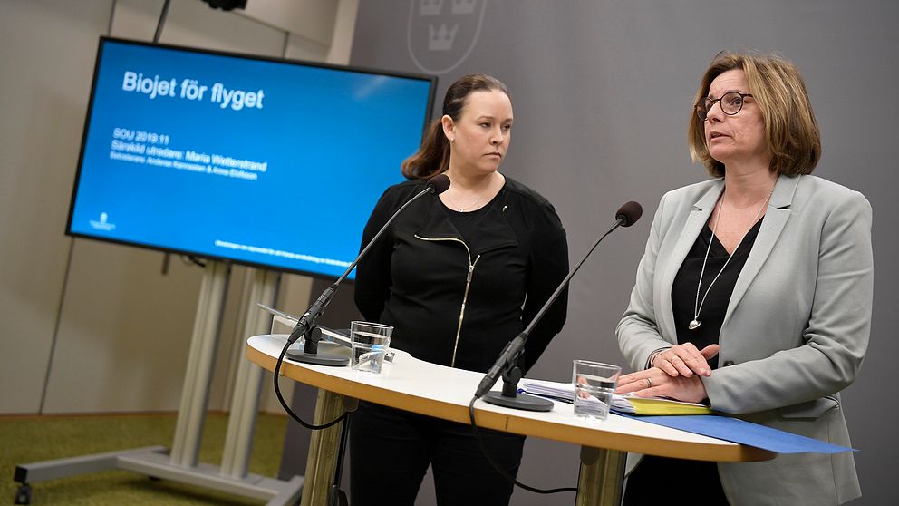 Utredare Maria Wetterstrand och miljö- och klimatminister Isabella Lövin.