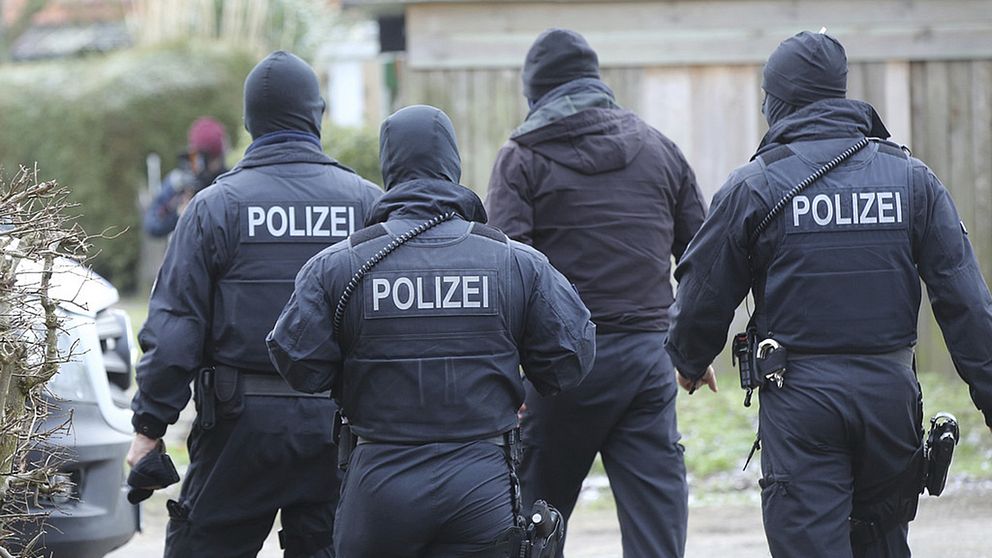 Vid en razzia har tysk polis gripit elva personer misstänkta för att ha planerat ett terrordåd. Arkivbild.