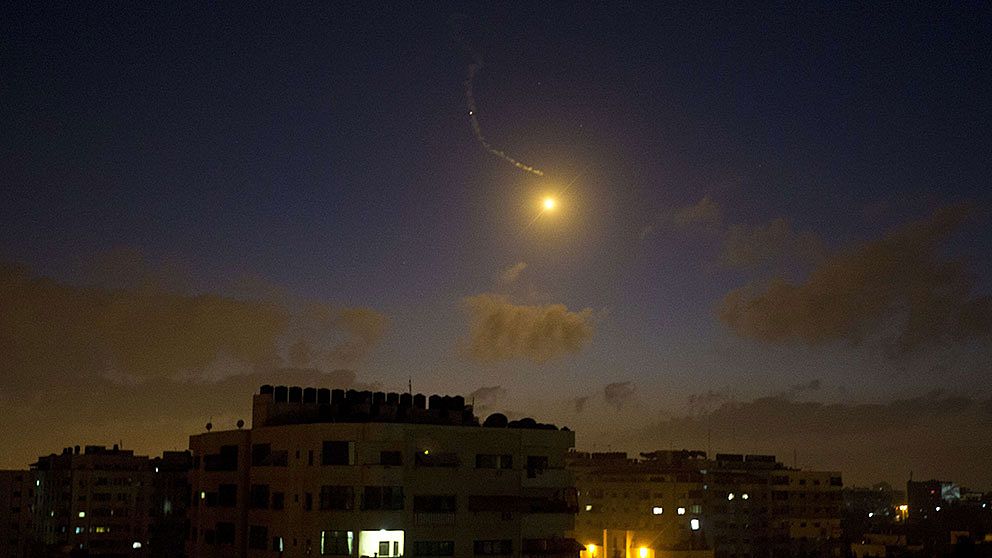 Himlen under Israels attack mot Gaza.
