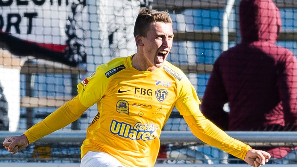 John Björkengren jublar efter sitt 1-0-mål.