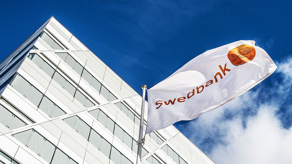 Styrelseledamöter sålde Swedbankaktier före SVTs avslöjande SVT Nyheter
