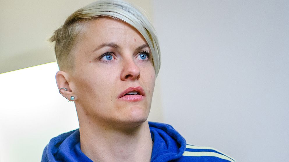 Nilla Fischer ser med tillförsikt på damfotbollens framtid.