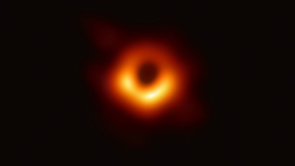 Forskare har lyckats ta den första bilden på ett svart hål någonsin.