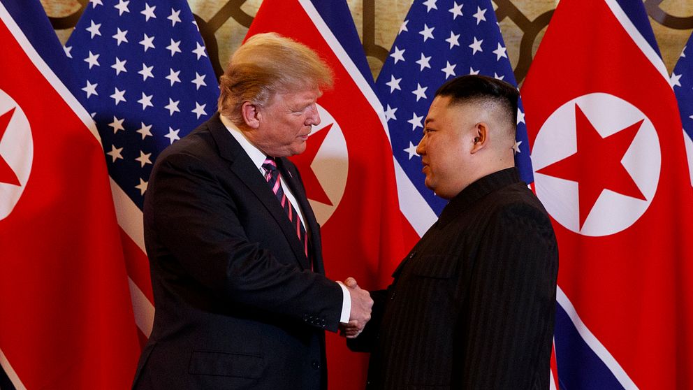 USA:s president Donald Trump och Nordkorea-ledaren Kim Jong Un under toppmötet i Hanoi i februari i år.