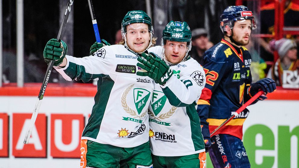 Marcus Nilsson och Oskar Steen jublar för Färjestad.