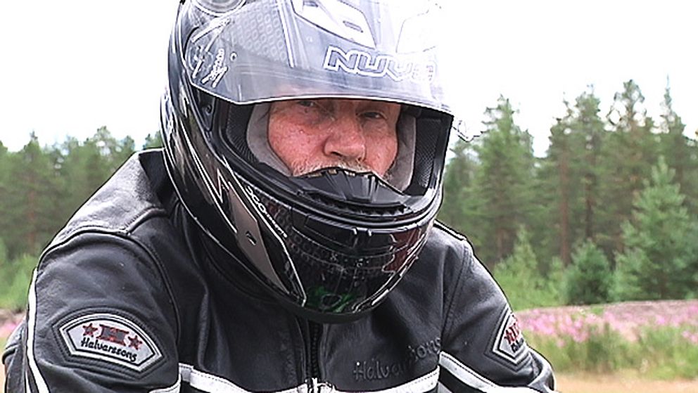 Örjan Johansson, troligen äldste dragracingföraren i Sverige, även kallad ”Stålfarfar”.
