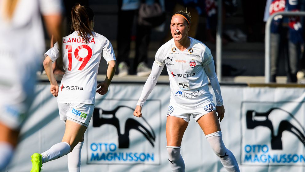 Rosengårds Sanne Troelsgaard Nielsen jublar efter sitt 2–0.