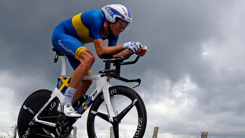 Tobias Ludvigsson, i den svenska mästartröjan, under en tempoetapp under fjolårets Tour de France.