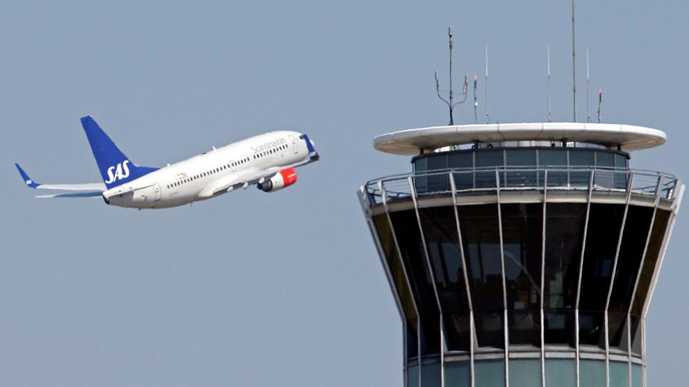 Ett SAS-flygplan på Charles de Gaulle i Paris.