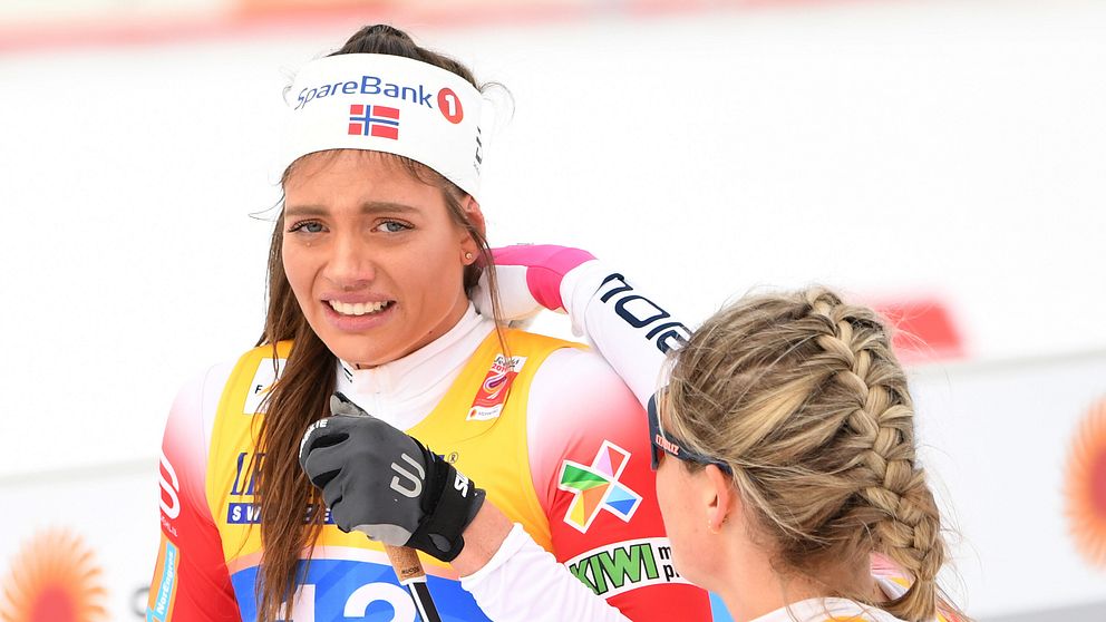 Kristine Stavås Skistad i tårar efter vurpan i VM-semifinalen i sprint.