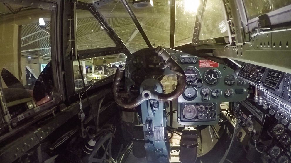 Bild inifrån cockpit i SAAB B18B