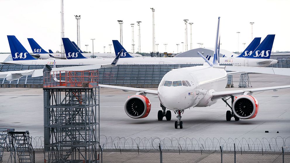 Parkerade SAS-plan på Kastrups flygplats i Köpenhamn