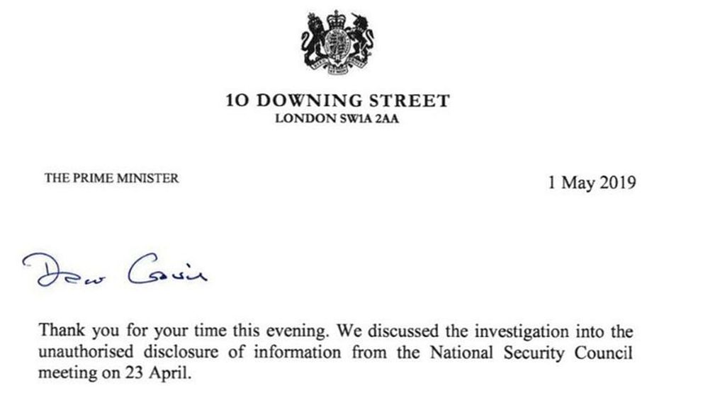 I ett brev till försvarsminister Gavin Williamson meddelar premiärminister Theresa May att hon inte längre har förtroende för honom.
