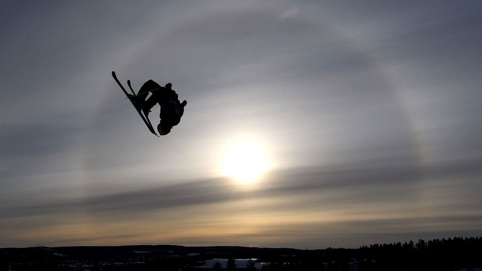 This picture is part of Bildbyrån’s selection of the 100 best sports photos from 2018. Originally published 20 180 320. Jesper Tjäder, ÖFS, competes in free skiing big air qualification during day one of the Swedish Championships on March 20, 2018 in Skellefteå.