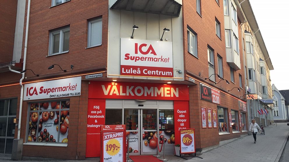 En matvarubutik i Luleå utsattes under fredagen för ett väpnat rån.
