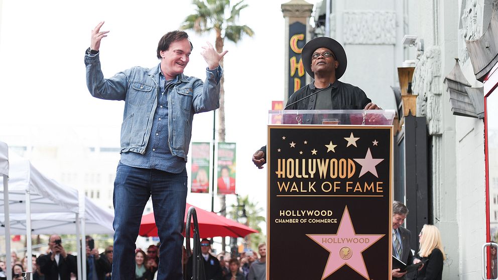 Quentin Tarantino (till vänster) vann för 25 år sedan Guldpalmen för sin film Pulp fiction. Nu är han tillbaka och tävlar om Guldpalmen med filmen Once upon a time...in Hollywood.