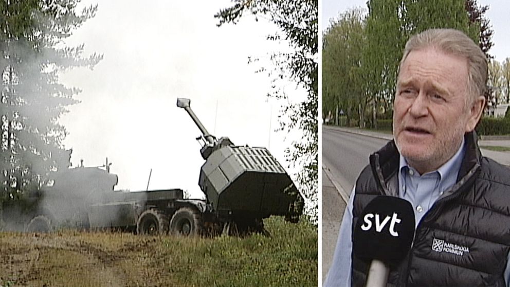 Ett militärt fordon som precis avfyrat en artilleripjäs på Villingsbergs skjutfält i samband med den stora militärövningen Aurora-17. Kommunstyrelsens ordförande Tony Ring (M) synd på infälld bild till höger.