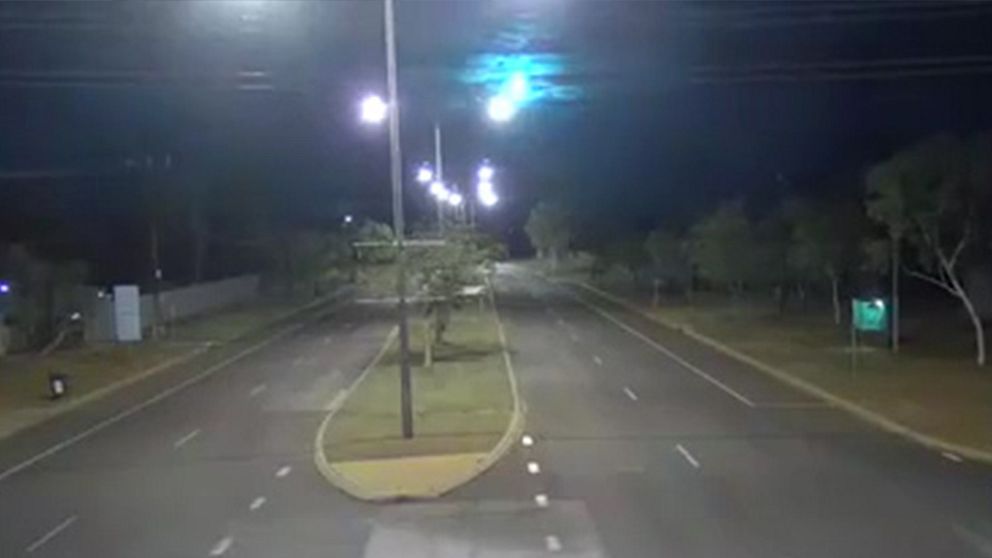 en meteorit fångades på film av övervakningskameror