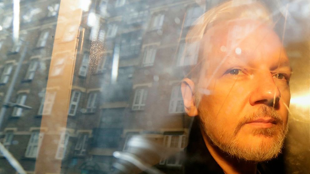 WikiLeaks-grundaren Assange fotograferad tidigare i maj när han var på väg från rätten.