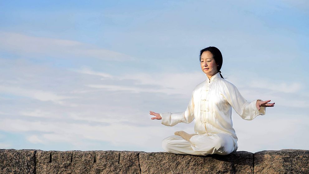Lei Wang blev ögonvittne till massakern på Himmelska fridens torg i Peking, för trettio år sedan den 4 juni 1989. Hon utövar meditationsformen Falun Gong som är förbjuden i Kina.